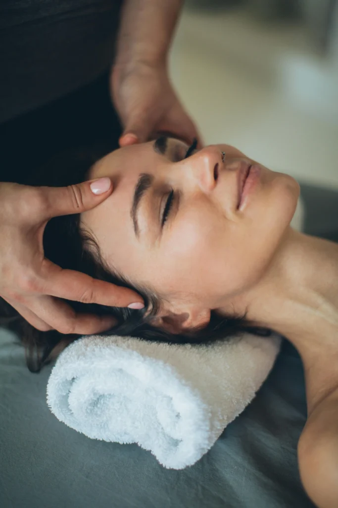 Traditionelle Thaimassage in deiner Nähe pexels elly fairytale 3865496